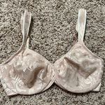 Wacoal  Floral Lace Bra Cream size 32D Photo 0