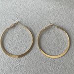 Urban Outfitters Flat hoop earrings in gold Photo 2