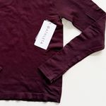 Athleta NWT  Seamless Crewneck Long Sleeve Top size medium Photo 2