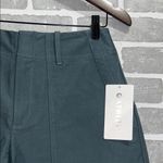 Athleta NWT SKYLINE UTILITY SHORT Women's Size 10 Photo 3