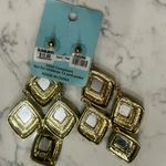 NWT So Good Gold Toned Green Large Rhinestone Gem Costume Jewelry Earrings Photo 2