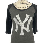 MLB New York Yankees Raglan Shirt Size M Gray Blue 3/4 Sleeve Baseball Tee Size M Photo 0