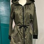 BB Dakota army green raincoat with hood pockets and multiple cinch areas S/XS Photo 0