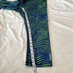 Reebok  size small blue and green print cropped leggings inside pocket  EUC Photo 9