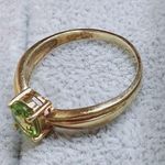 Oval Peridot Yellow Gold Ring Photo 4