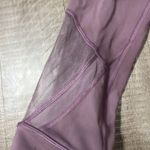 Lululemon women’s capris in EUC Photo 1