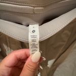 Lululemon Multi-Pocket Cargo HR Hiking Short 5" - seal grey Photo 4