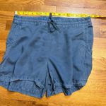 Caslon  Women’s Large Blue Moonlight Chambray Denim Pull on Shorts Pockets Boho Photo 1