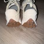 New Balance Women's 327 Sneakers, Beige/White Photo 2