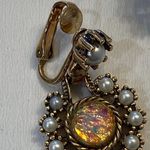 Vintage 70's Signed Sarah Coventry Faux Fire Opal Pearl Empress Clip On Earrings Photo 2