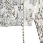 Varley Alpine Crop Top Womens S Gray Snakeskin Print Activewear Chic Athletic Photo 4
