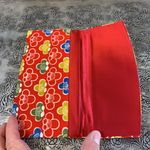 Vintage Floral Print Fold Photo 3