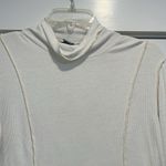 Wild Fable off White Long Sleeve Turtleneck Top size medium. Photo 2