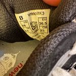 New Balance  tennis shoes Photo 3