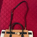 Michael Kors Hamilton Satchel
Purse Tan White Black Color Block
Lock & Key FOB Photo 1