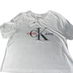 Calvin Klein T-Shirt Photo 1