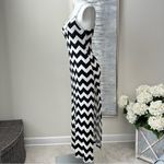 Forever 21  Black and White Chevron Dress Size M Photo 5