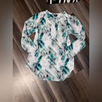 Target Women's Top in White, Black, and Teal Abstract Print Photo 6