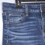American Eagle Super Stretch Skinny Frayed Cuff Bermuda Jean Size 8 Like New Photo 2