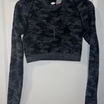 Gymshark Camo Long Sleeve Crop Top Photo 3