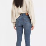 Levi's NEW Levi’s 720 Women’s High Rise Super Skinny Jeans Distressed Stretch Size 18 Photo 3