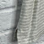 Vineyard Vines  Womens Sleeveless Top Size S Gray Stripe V-Neck Photo 2