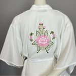Vintage Kimono Robe Embroidered White Flowers Satyuga Honolulu Hawaii White Pink Photo 4