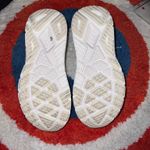 Hoka  Arahi 7  Photo 3