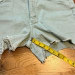 Universal Threads Universal Thread Women’s 10 30 Green Frayed Vintage Midi Jean Shorts Pockets Photo 2