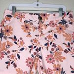 Style & Co NWT Women’s Size 10 Floral Mid Rise Chino Shorts Photo 3