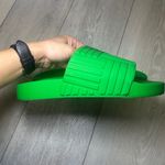Bottega Veneta green rubber embossed slides pool casual designer size 37 Photo 10