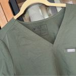 FIGS  Catarina One Pocket Scrub Top short sleeve moss olive green medical Photo 2