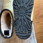 UGG  Women Boots Plastic White Winter Shoes Size 7 Christmas Girl Footwear Photo 3