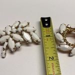 Lot Of 2 White and Gold Tone Costume Brooches Photo 5