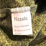 Sweatshirt Hoodie Marbled Green W/ 3 decretive button v Photo 4