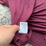 Daydreamer  Queen Short Sleeve Band Tee Maroon Small Photo 6