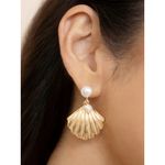 Ettika  Shell Earring in Gold Womens Sea Pearl Dangle Drop Jewlery Photo 9