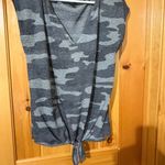 Lucky Brand Camo T-Shirt V-Neck Black & Gray Tie Knot Lightweight Size M Photo 6