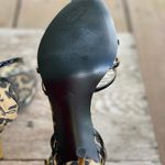 Guess  signature leopard print pumps Photo 3