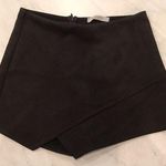 Entourage Black Envelope Suede Skort Photo 3