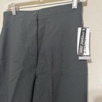 Larry Levine New  Cropped Pants Size 8P Black Embroidered Floral Ankle High Rise Photo 2