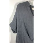 Universal Threads Universal Thread Women's Asymmetrical Hem Split Neck Short Sleeve Top Gray Small Photo 2