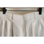 Tommy Bahama Vintage Womens Cream 100% Silk Twill Pleated Casual Shorts Size 14 Photo 1