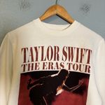 Taylor Swift  The Eras Tour Reputation Cream‎ Crewneck Sweater Size XS Unisex Photo 3