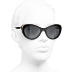 Chanel Sunglasses Photo 3