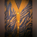 Time and Tru women’s Zebra Print Eyelash Cardigan soft brown black‎ M 8/10 Size L Photo 2