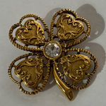 Gold Four Leaf Clover Heart Brooch with Rhinestone. Photo 0