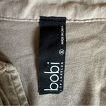 Bobi Los Angeles Button Down Collared Pocket T-Shirt Women’s size Small gray tan Photo 5