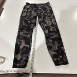 Athleta ‎ Lightning Camo 7/8 Length Tight in Supersonic Size SP Photo 11
