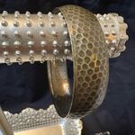 Elegant Gold Bracelet with Intricate Textures Photo 8